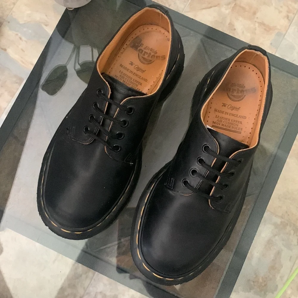 RARE✨DR. MARTENS Smooth Leather Oxfords.- Size 6UK MENS / 7US MENS / 8.5 US WMS